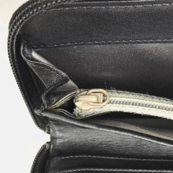 CHANEL Black Patent Leather Wallet - Picture 12 of 15